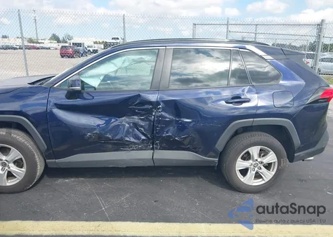 2021 Toyota Rav4 Xle z USA, uszkodzony, nr VIN 2T3W1RFV7MW148100